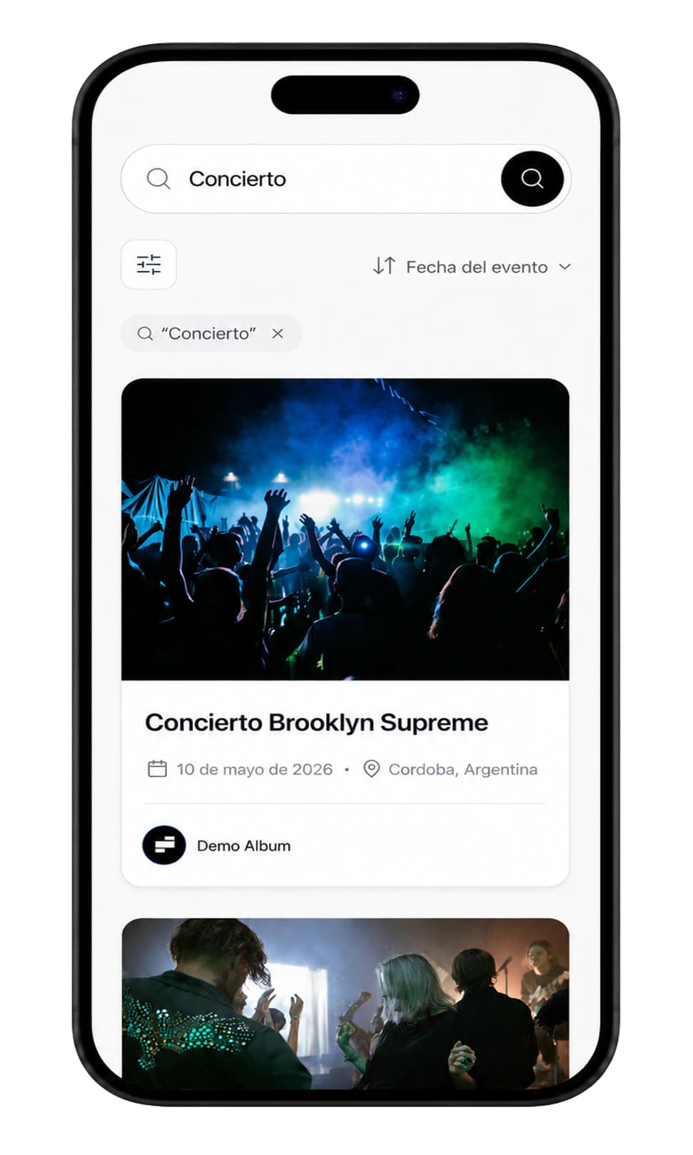 Comprador busca un álbum de concierto en un teléfono