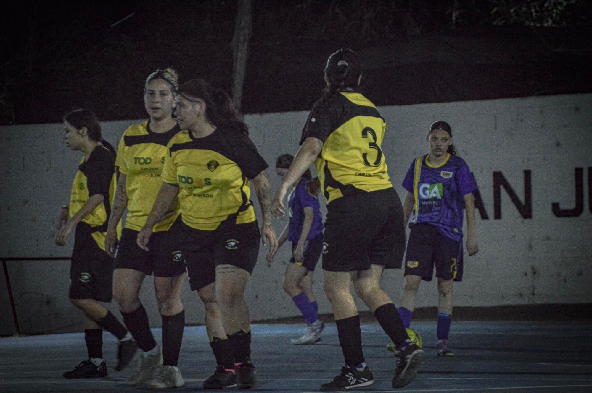 Aguilas vs Colon
